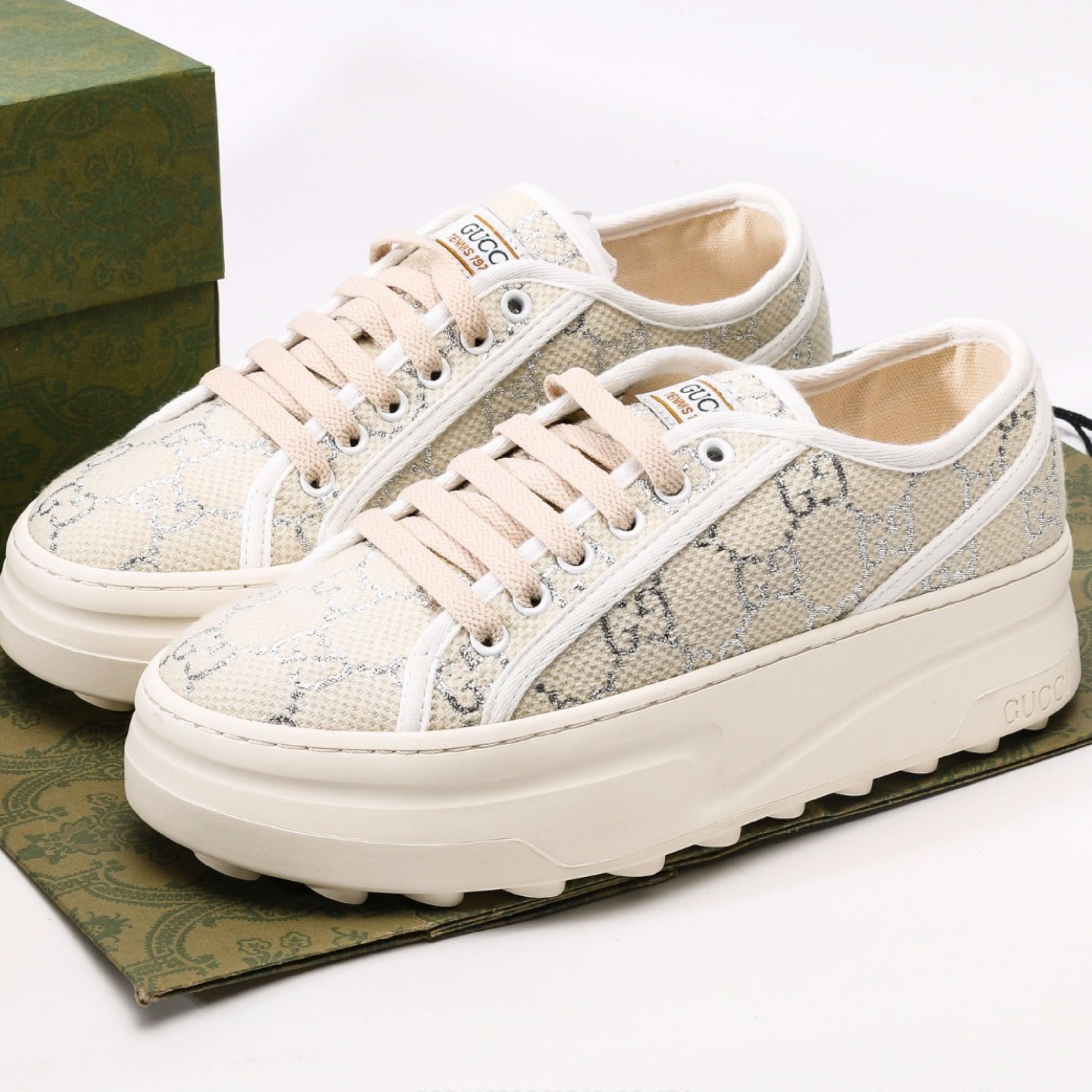 Gucci versatile casual sneakers