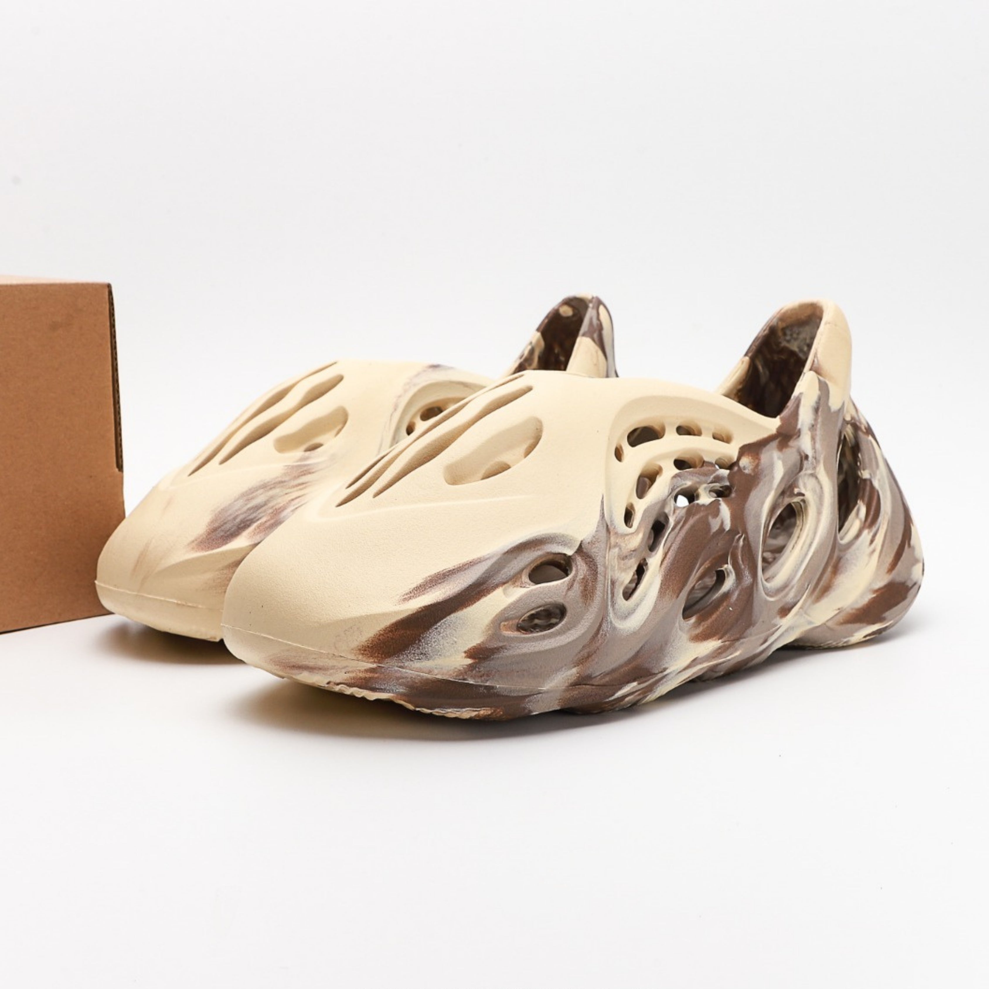 adidas Yeezy Foam RNNR MX Cream Clay