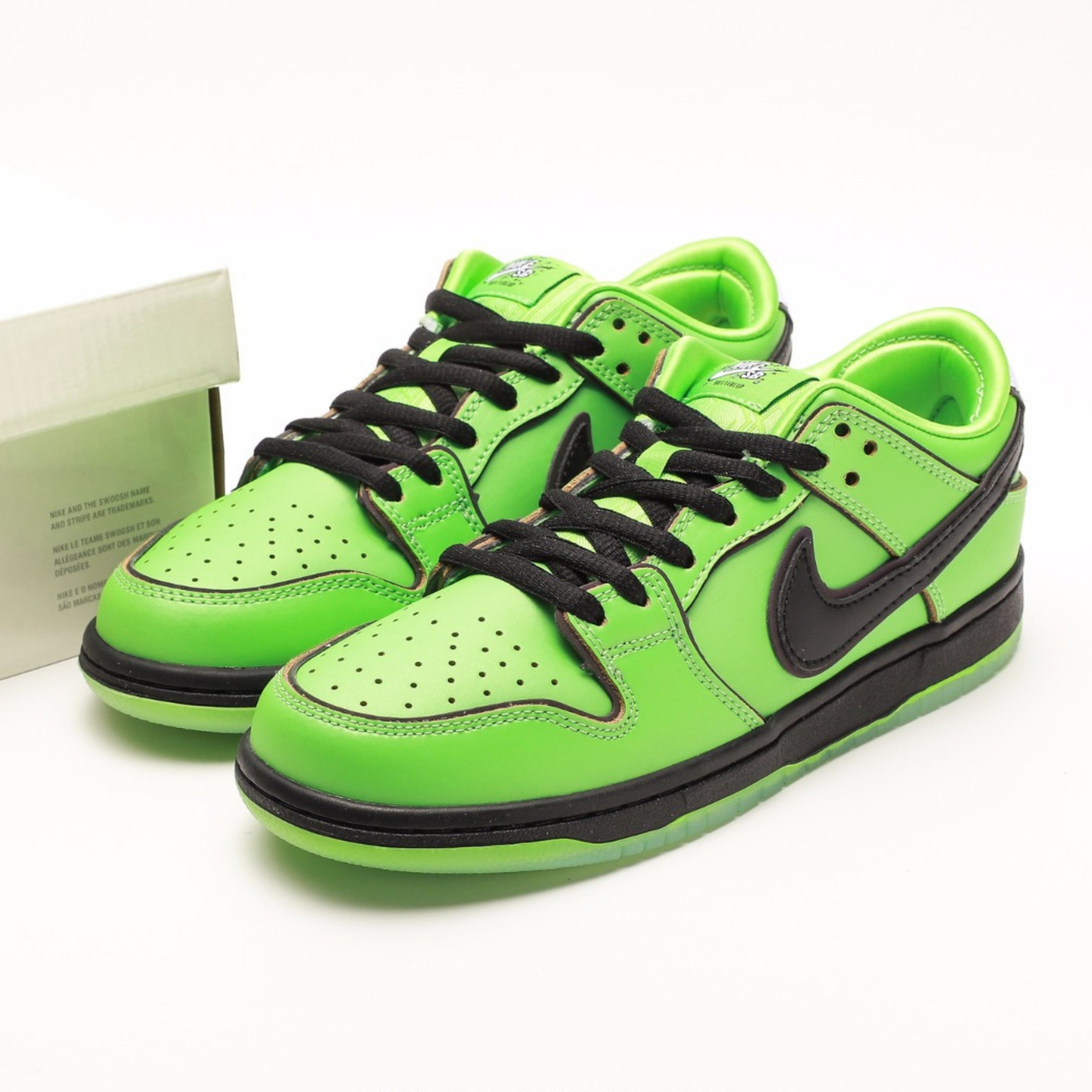 Nike SB Dunk Low The Powerpuff Girls Buttercup
