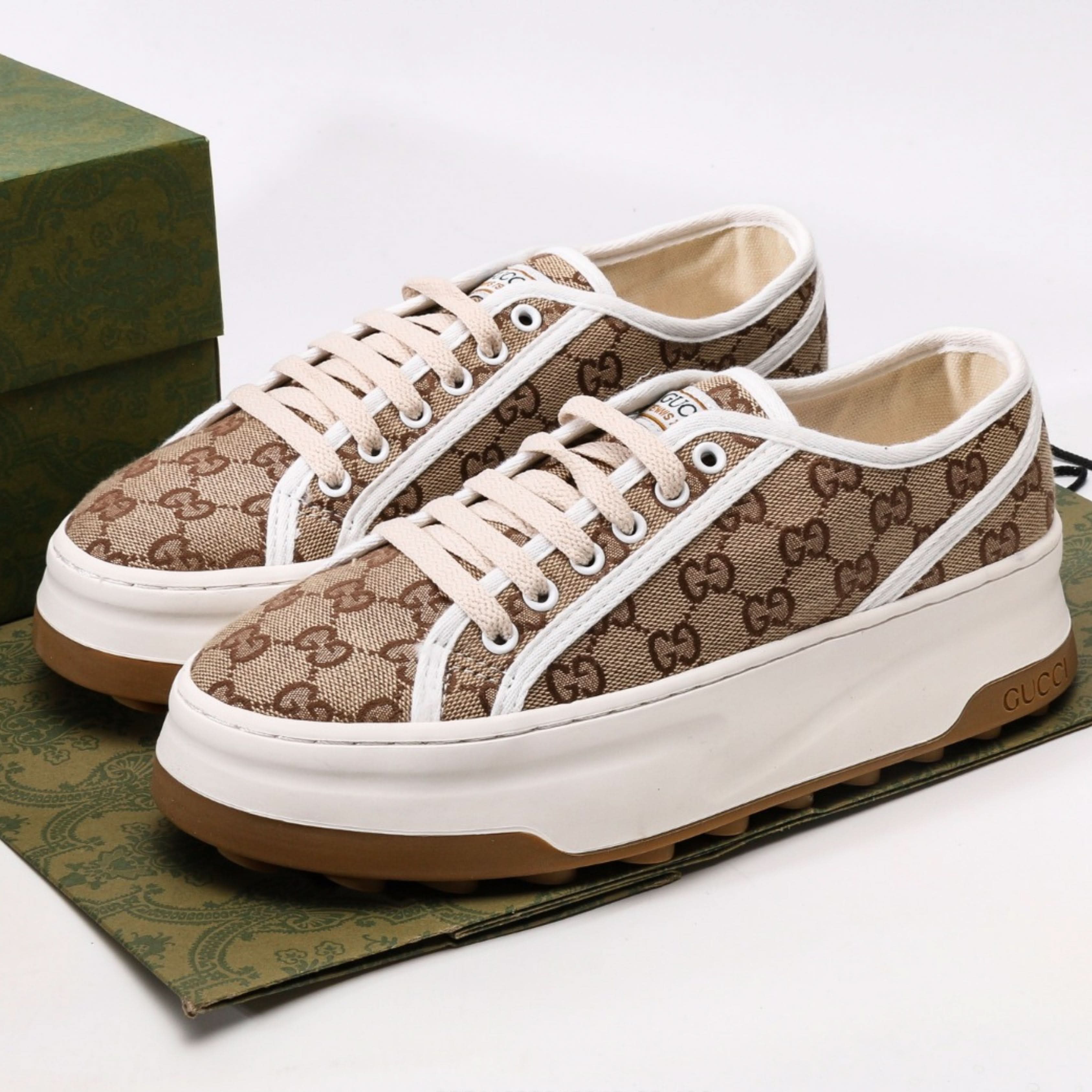 Gucci versatile casual sneakers