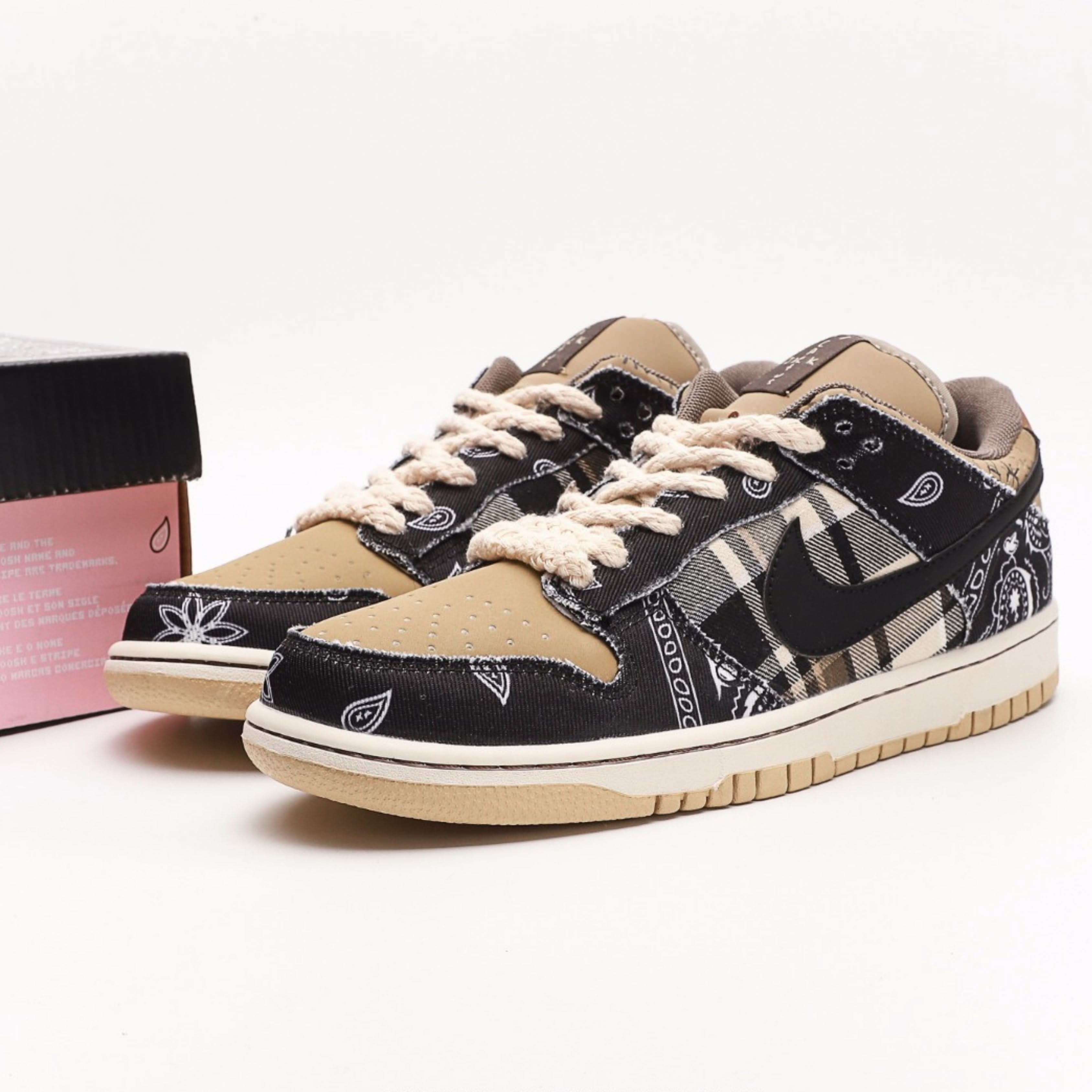 Nike SB Dunk Low Travis Scott