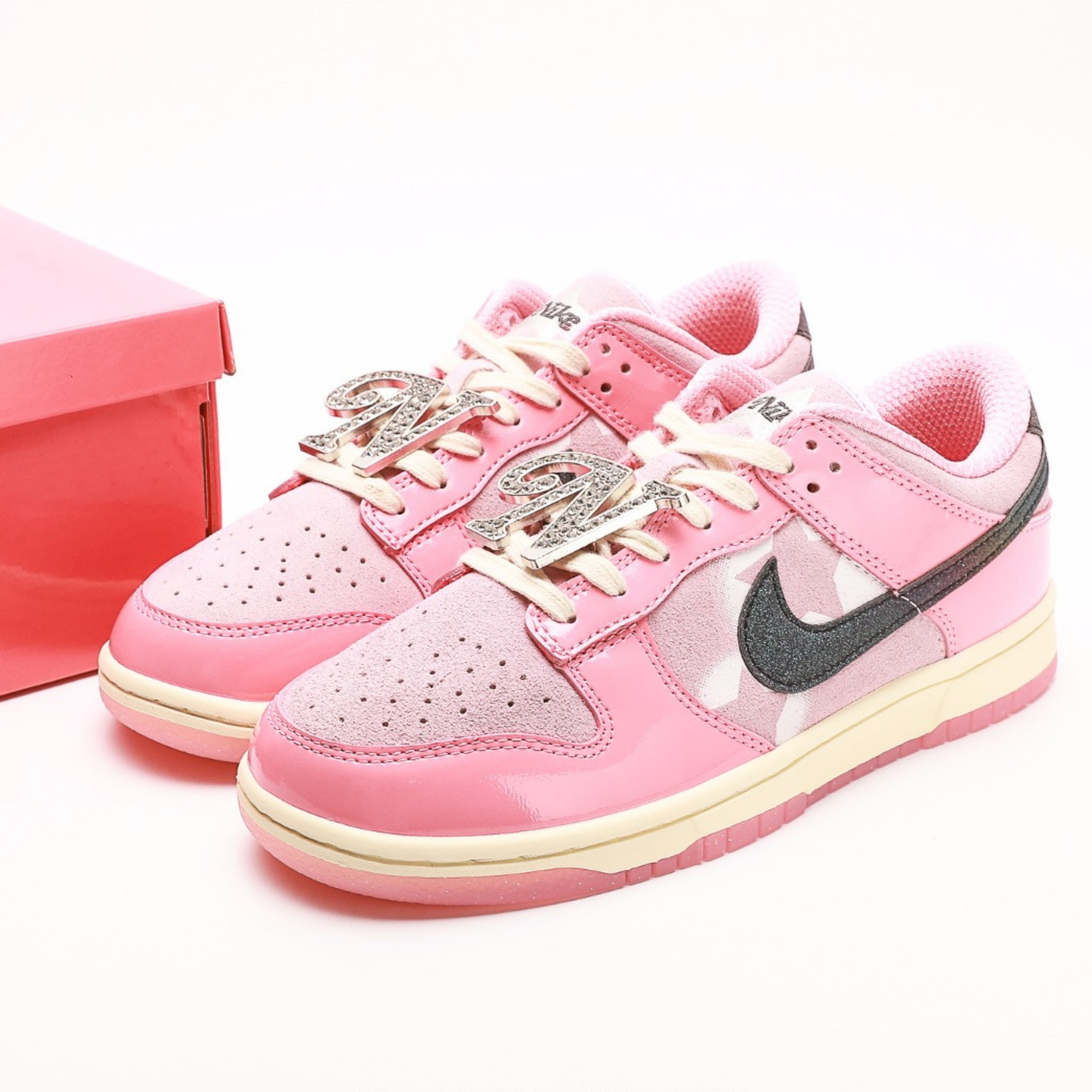 Nike Dunk Low LX Barbie