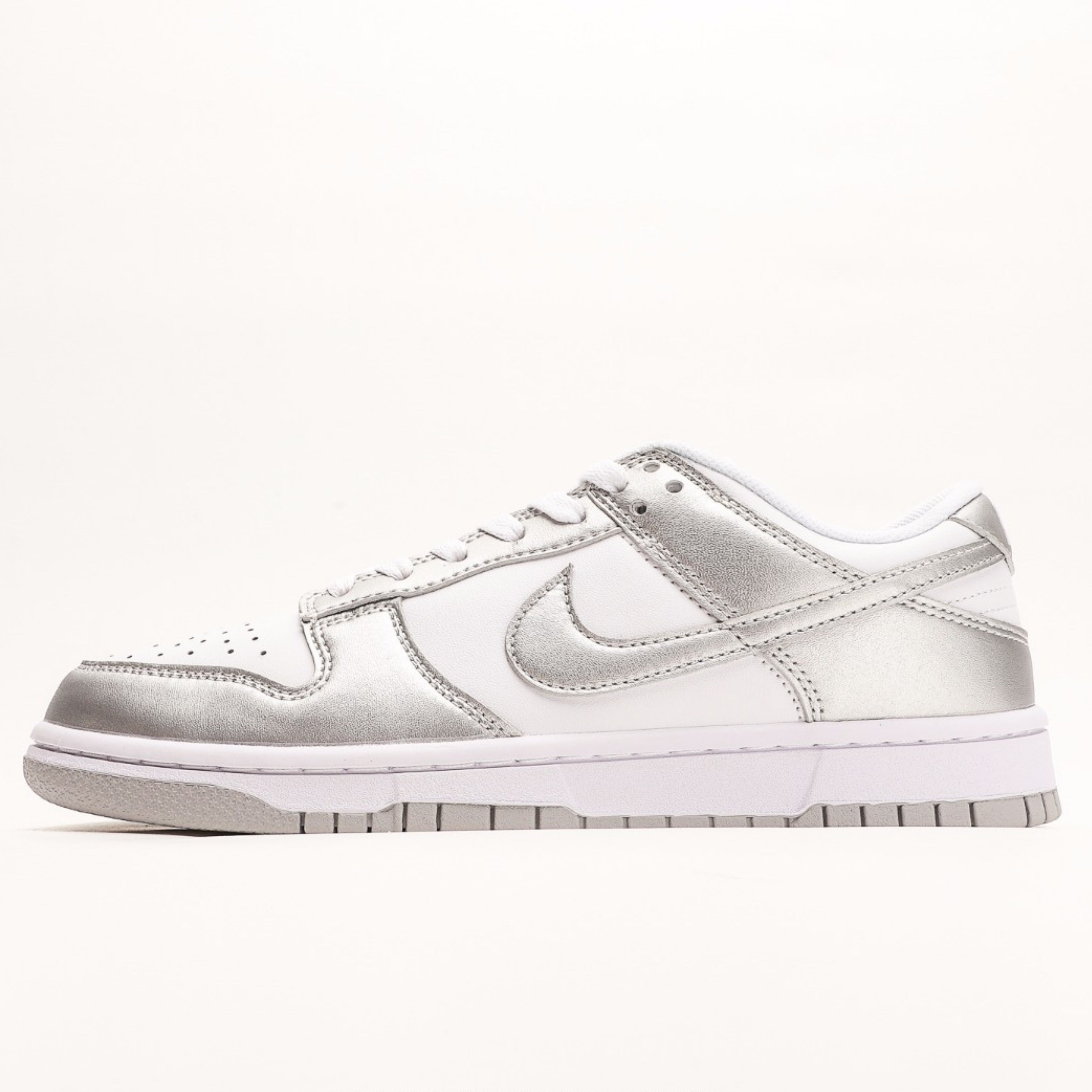 Nike Dunk Low Metallic Silver