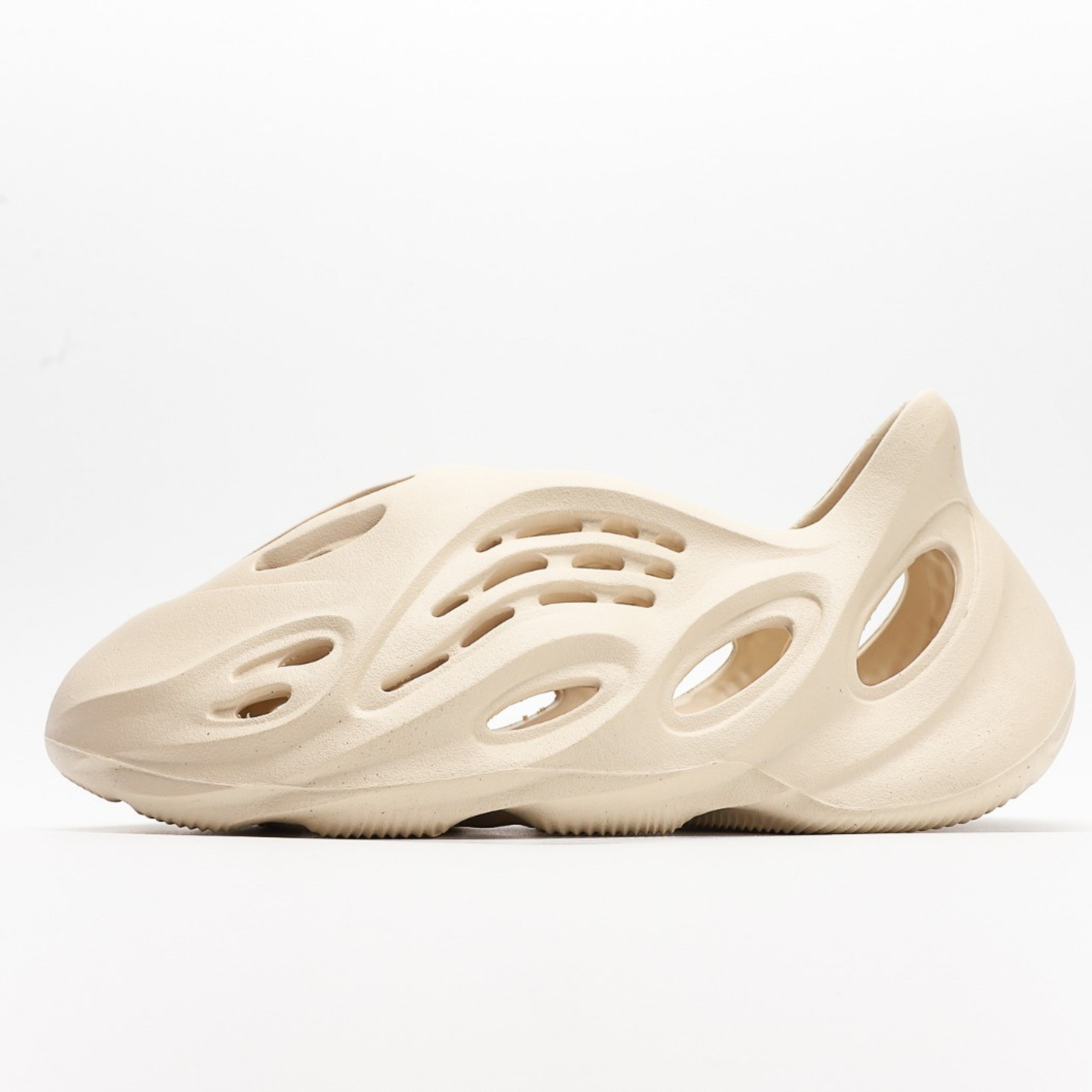 adidas Yeezy Foam RNNR Sand