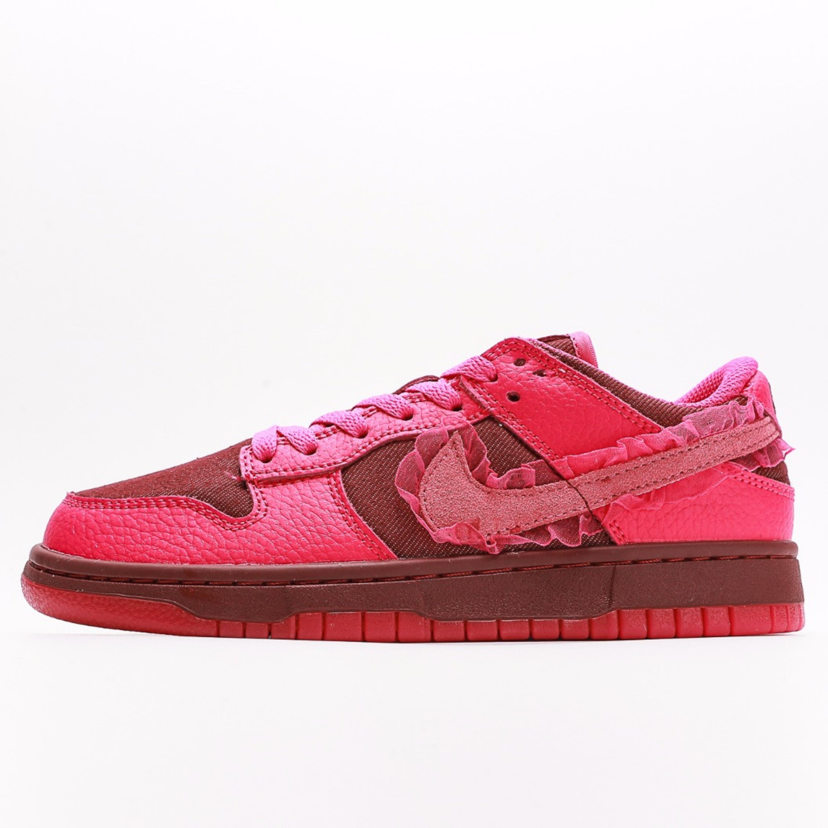 Nike Dunk Low Valentines Day