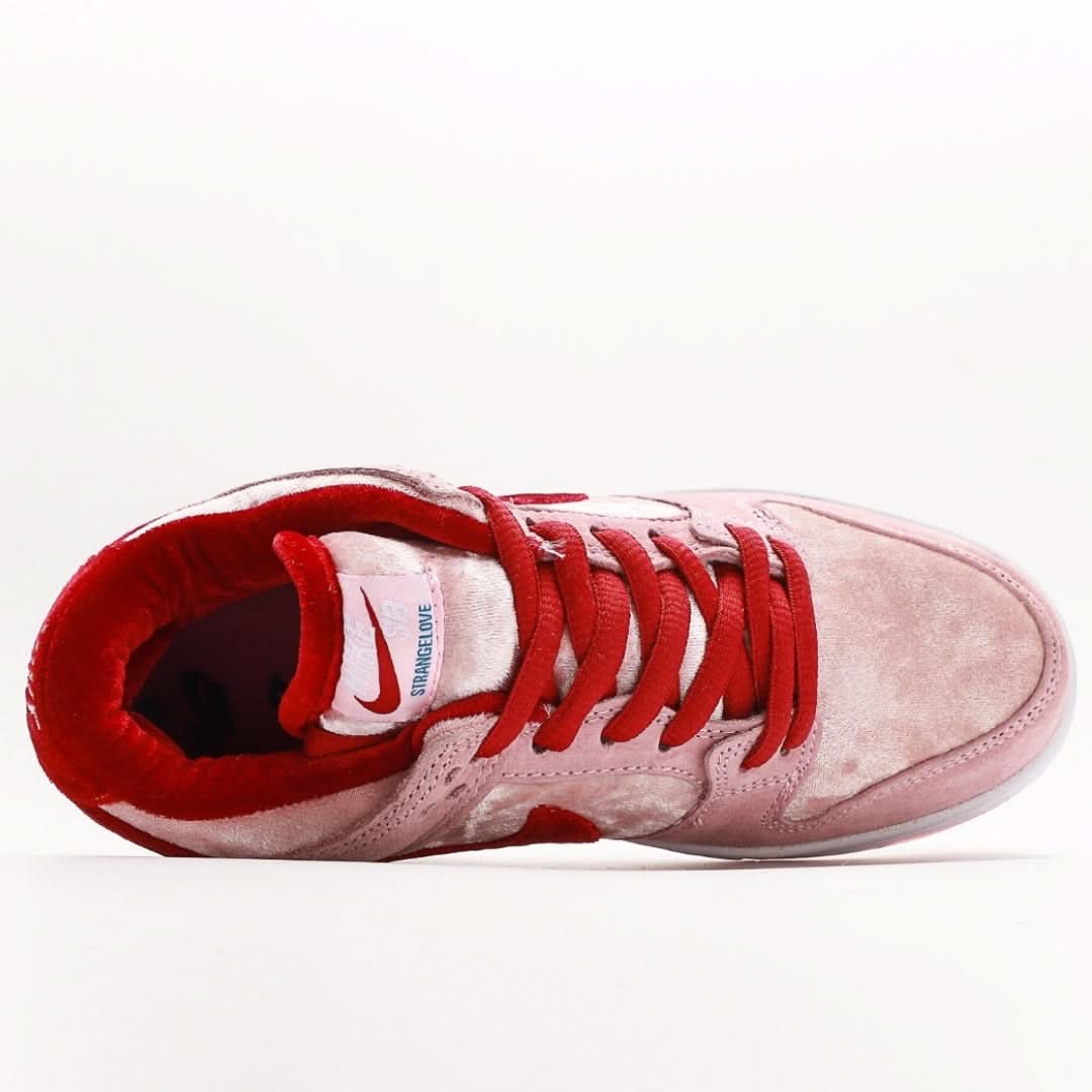 Nike SB Dunk Low StrangeLove Skateboards