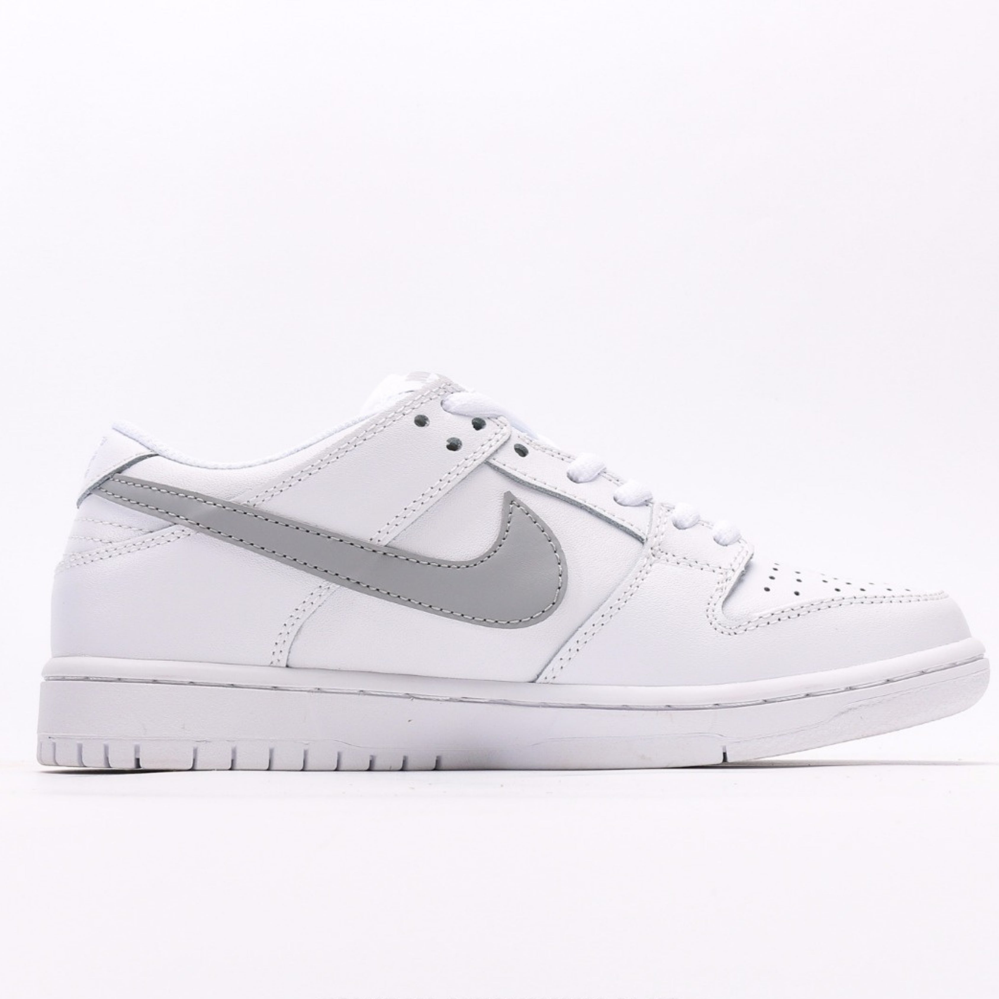 Nike SB Dunk Low Supreme 94 White Metallic Silver