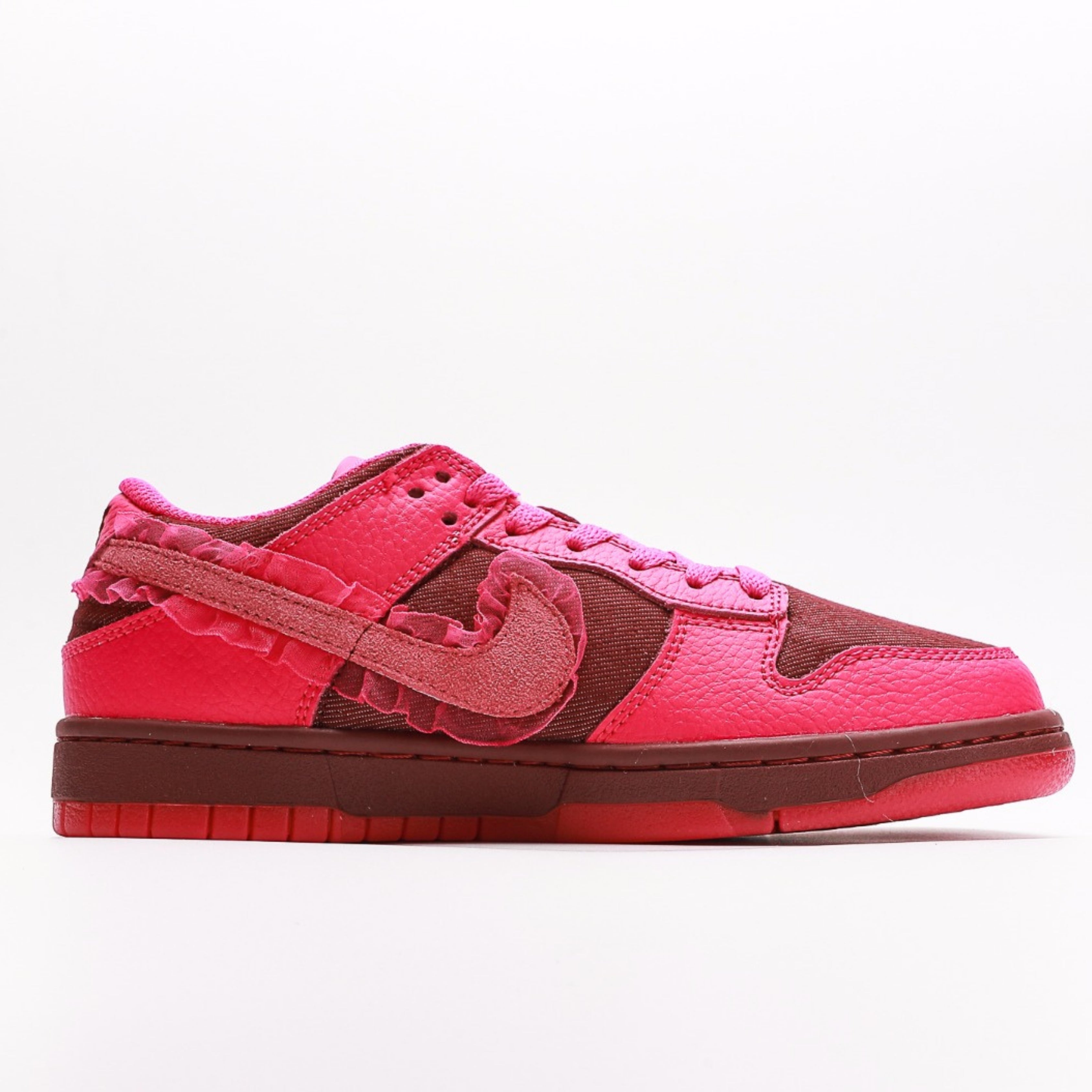 Nike Dunk Low Valentines Day