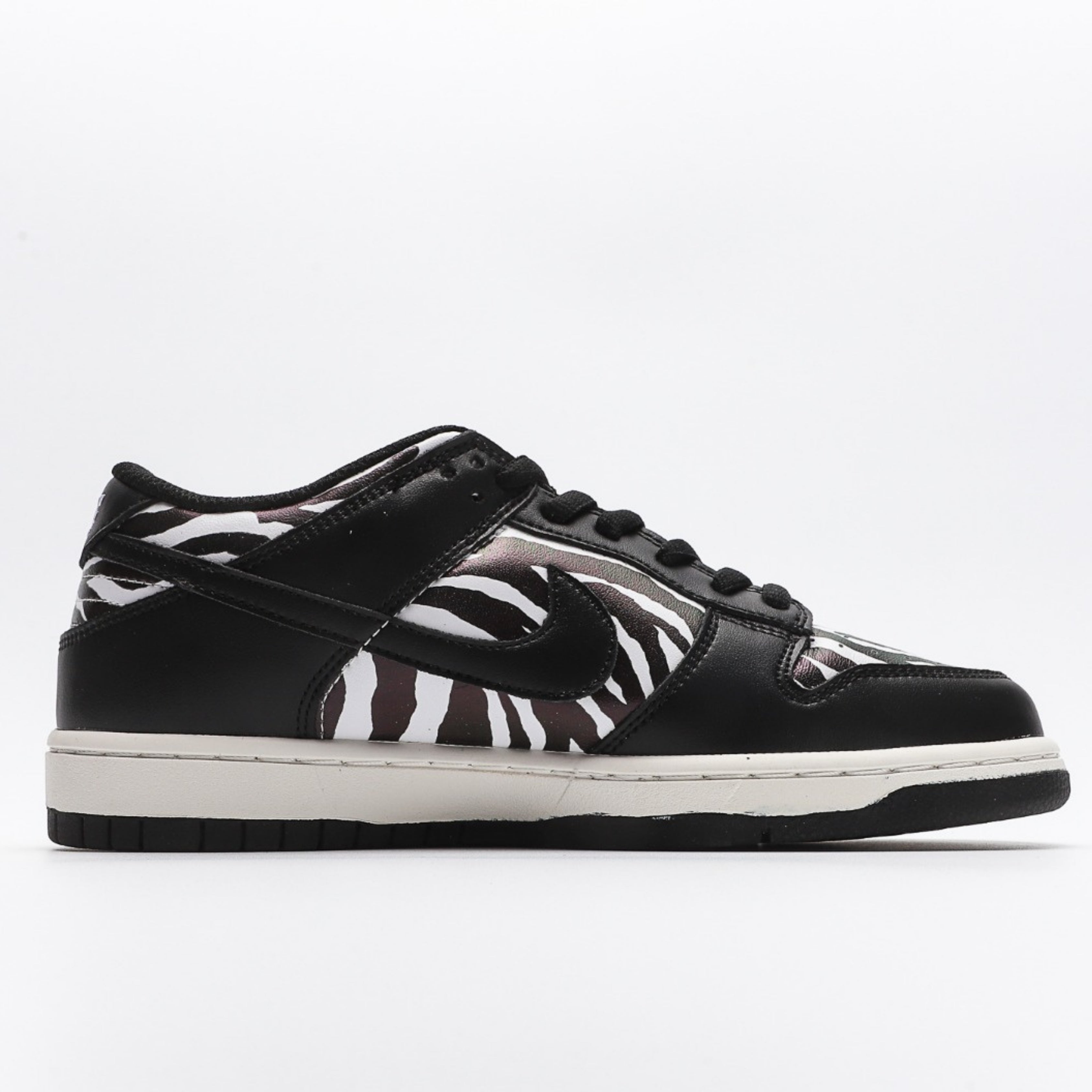 Nike SB Dunk Low OG QS Quartersnacks Zebra