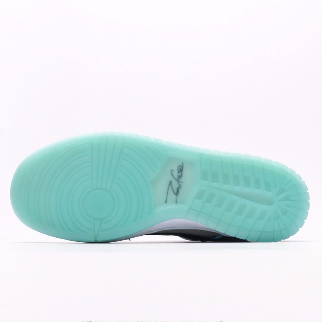 Nike SB Dunk Low Futura Laboratories Bleached Aqua