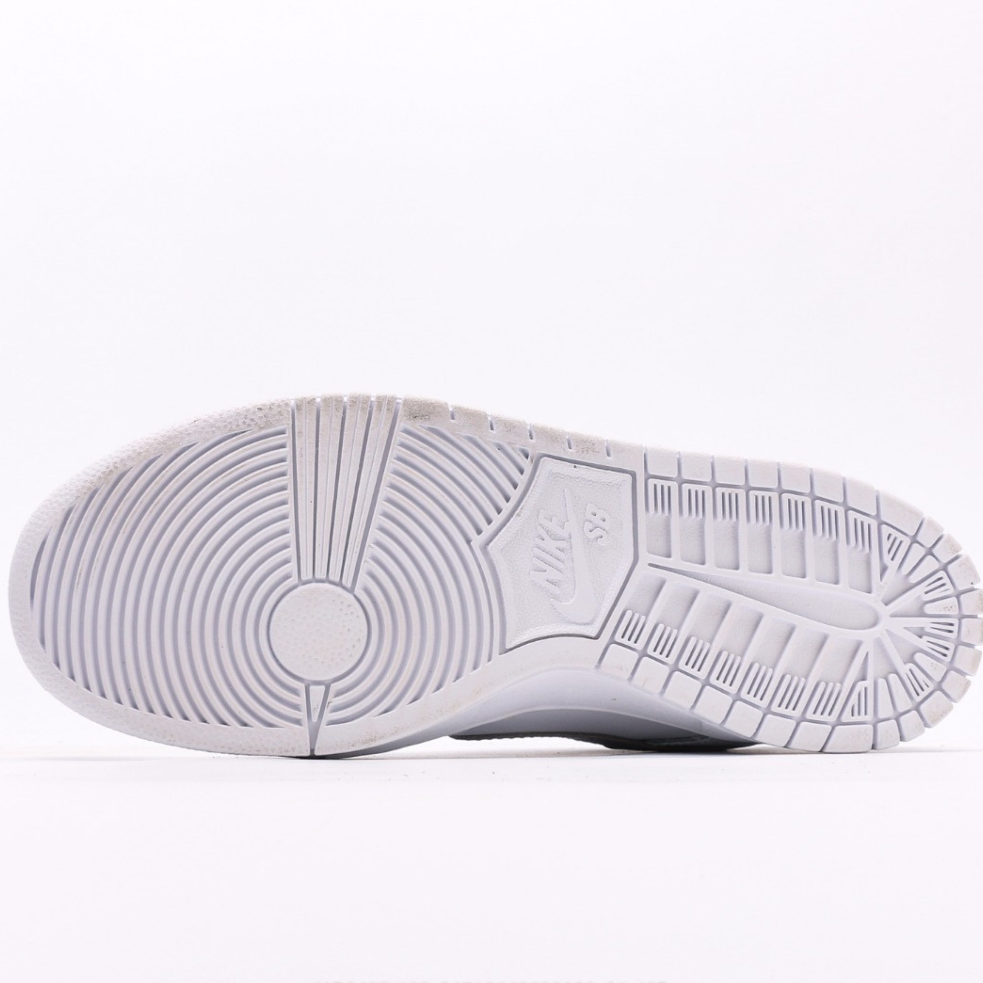 Nike SB Dunk Low Supreme 94 White Metallic Silver