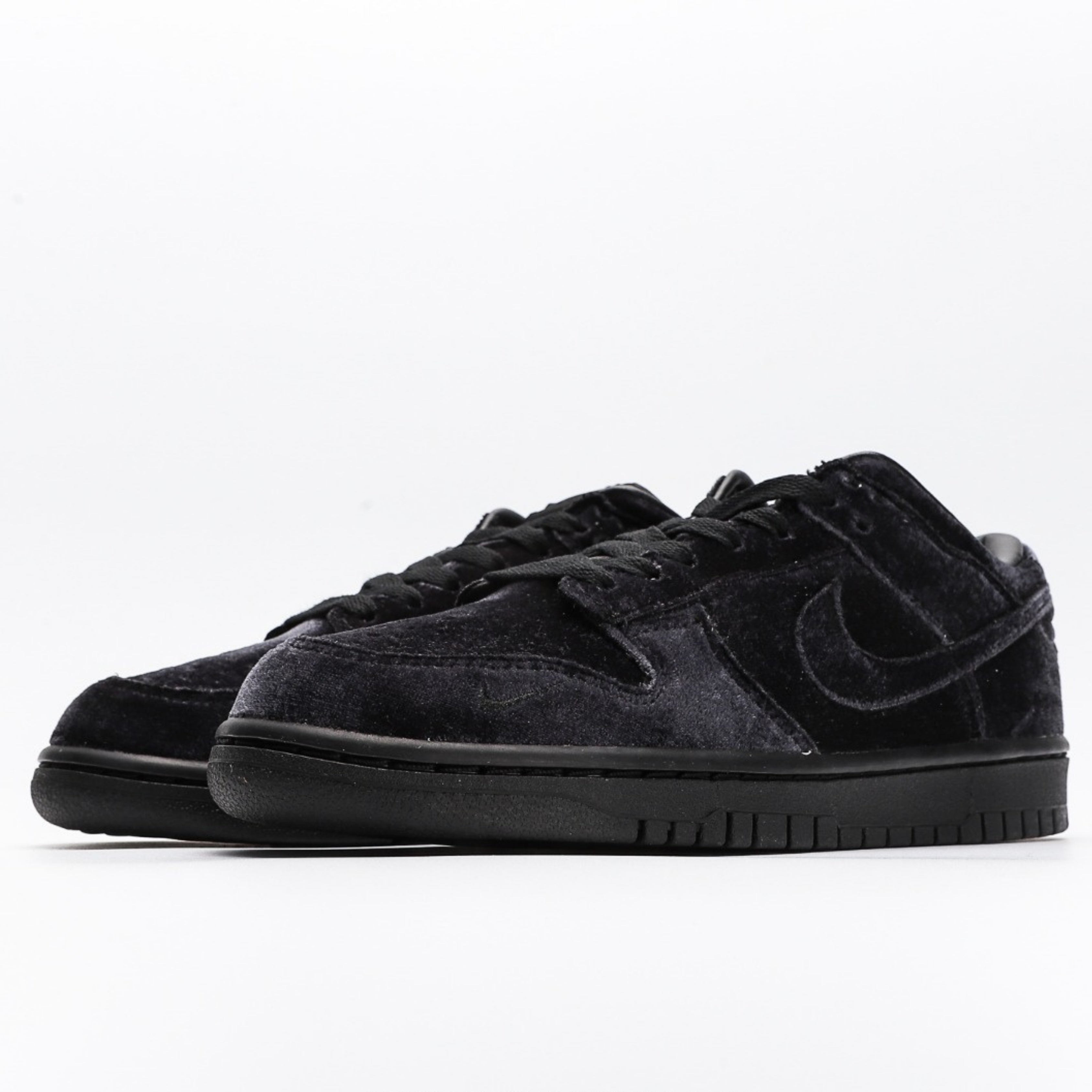 Nike Dunk Low Dover Street Market Triple Black Velvet