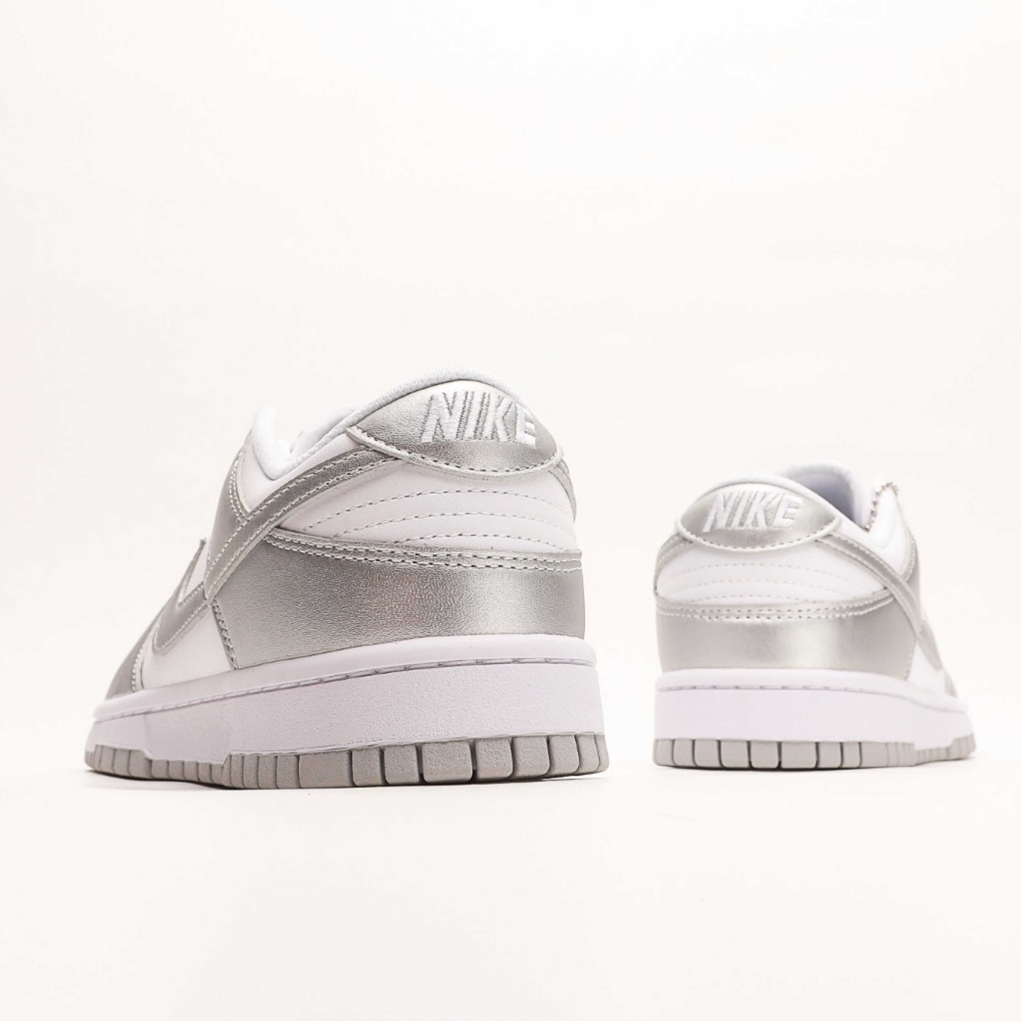 Nike Dunk Low Metallic Silver