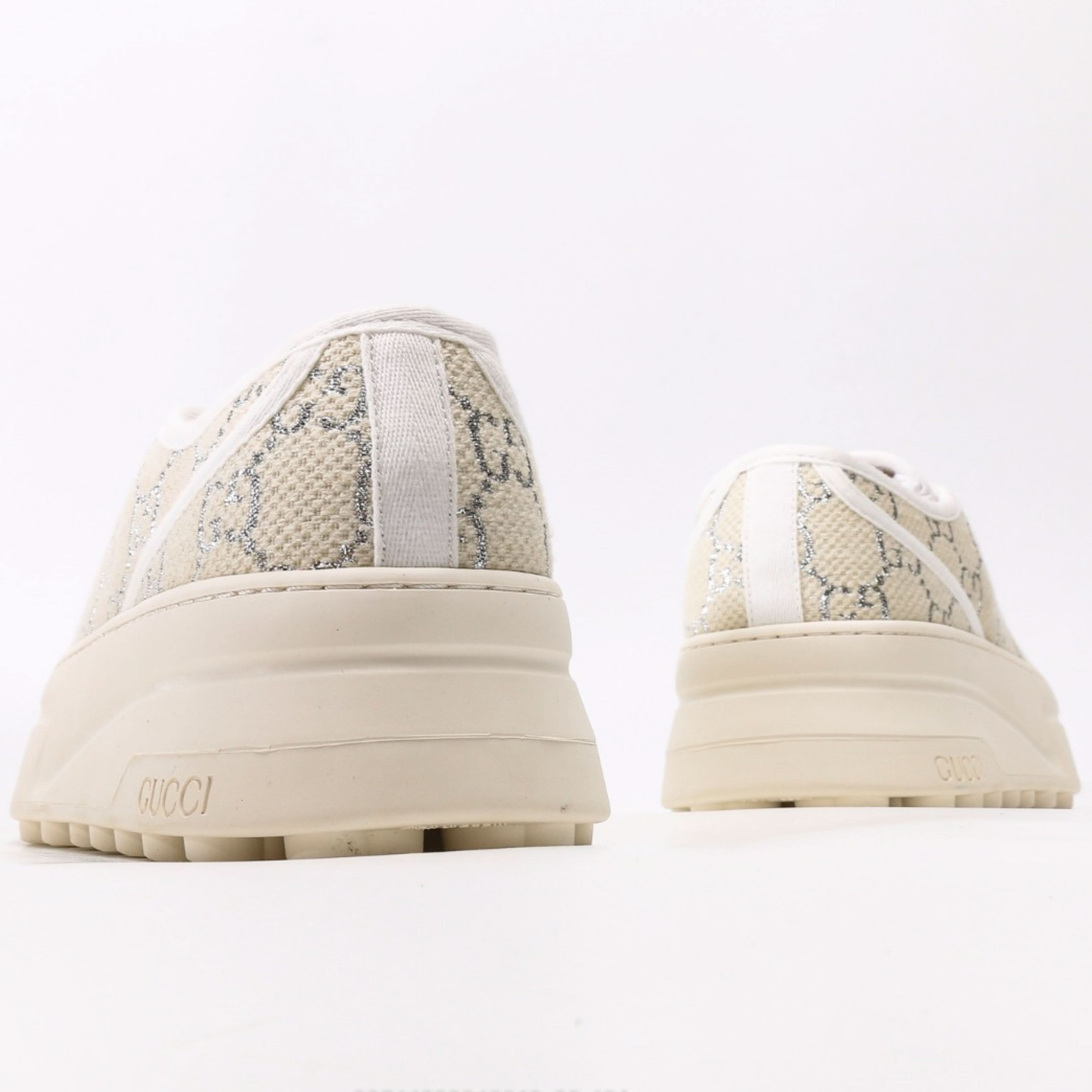 Gucci versatile casual sneakers