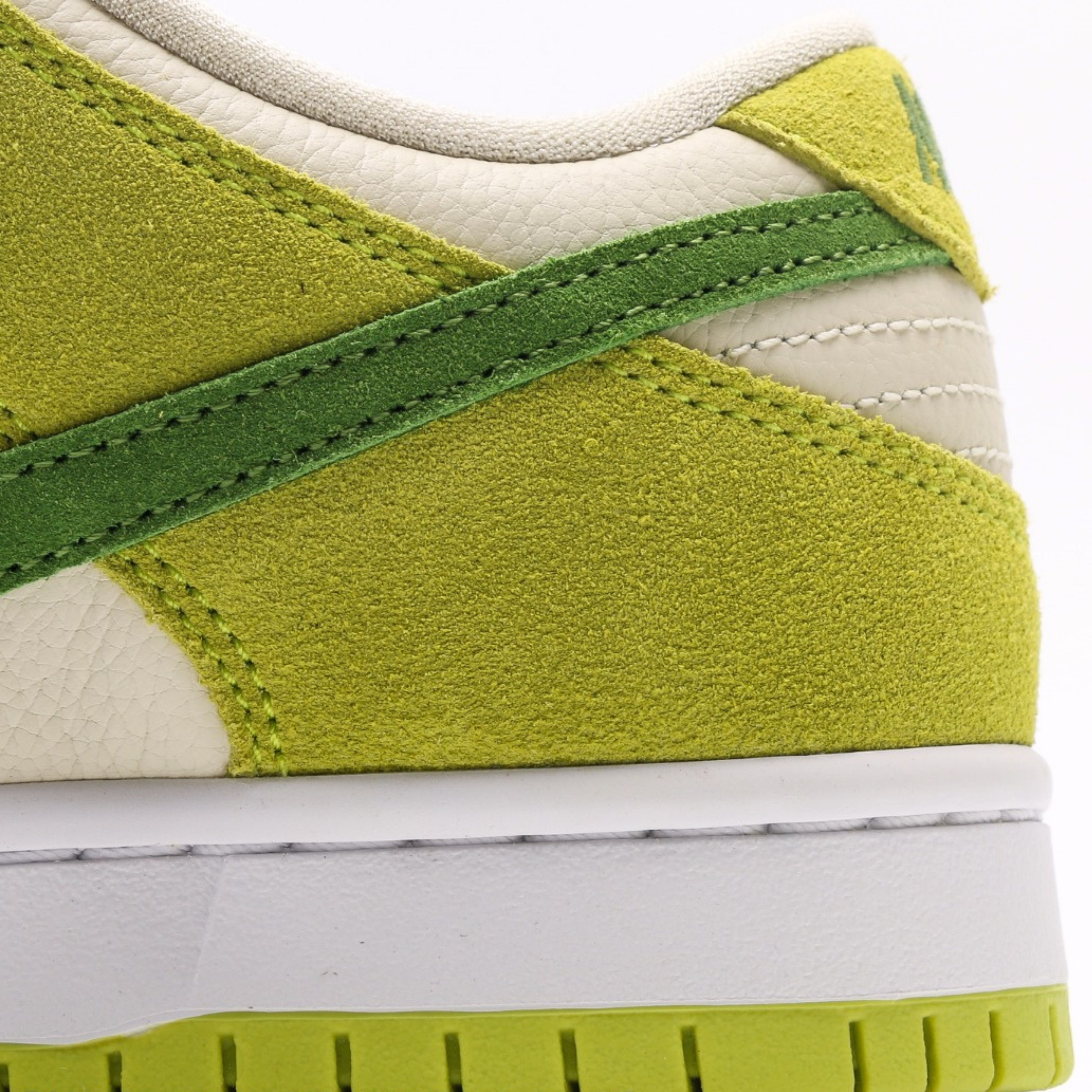 Nike SB Dunk Low Green Apple