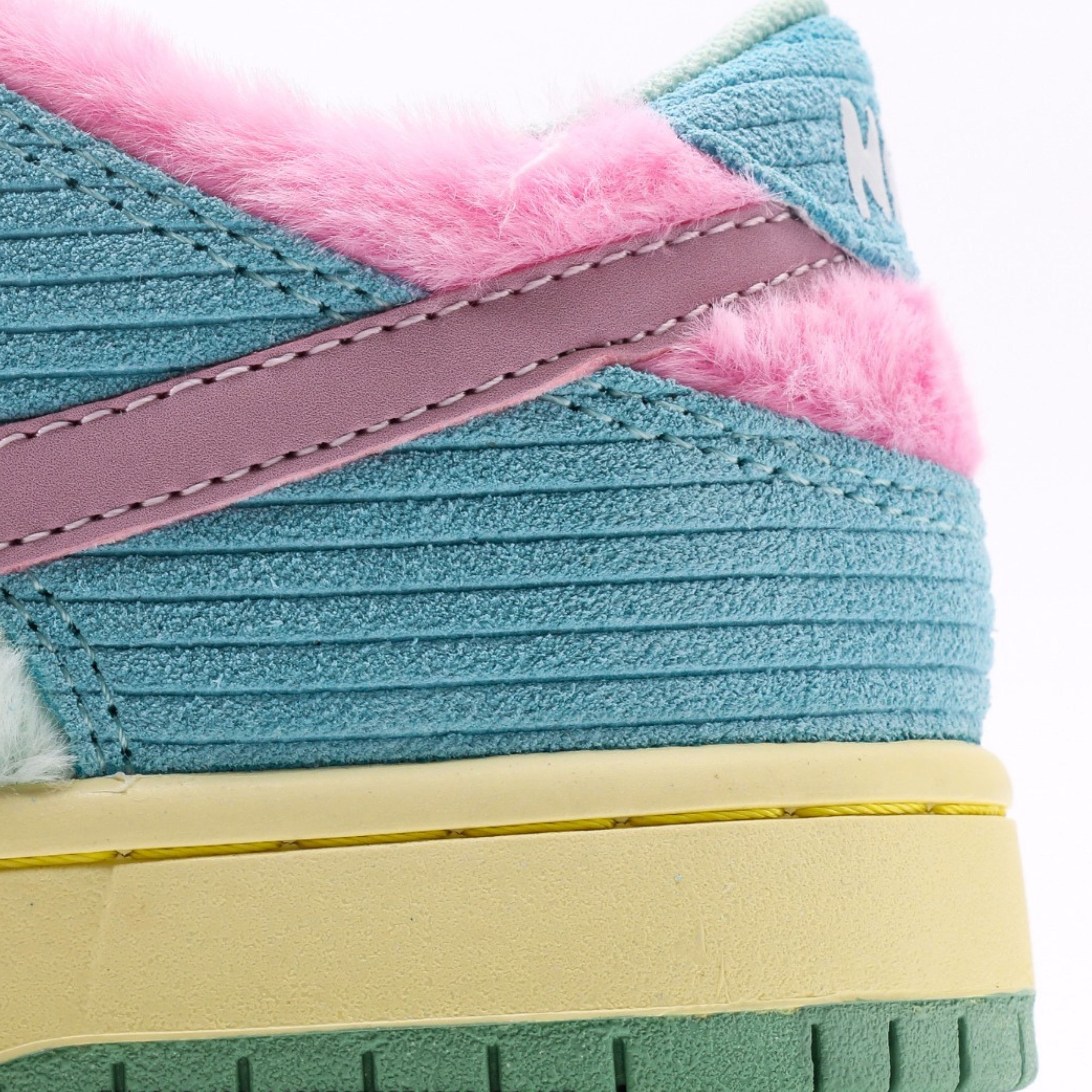 Nike SB Dunk Low Verdy Visty
