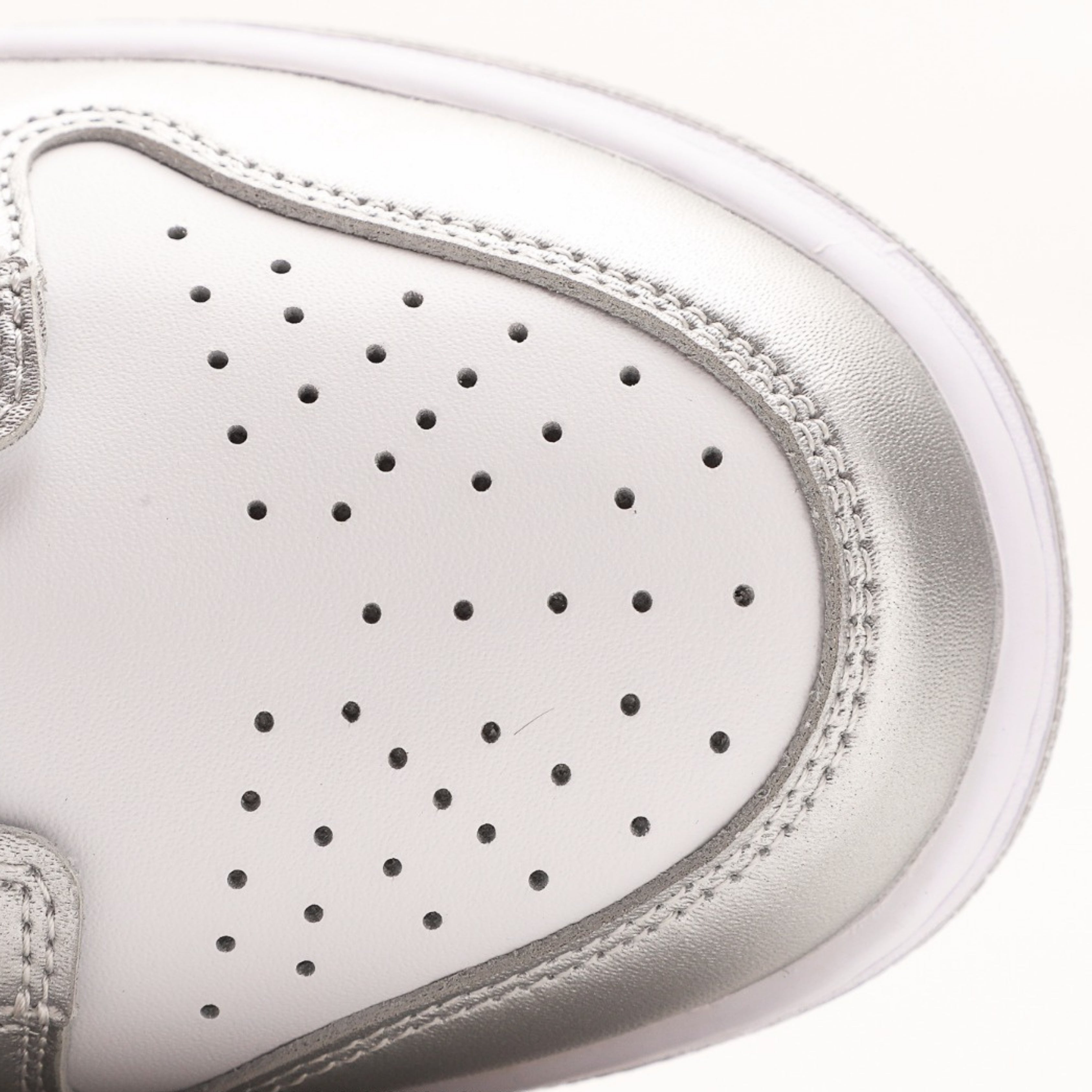 Nike Dunk Low Metallic Silver