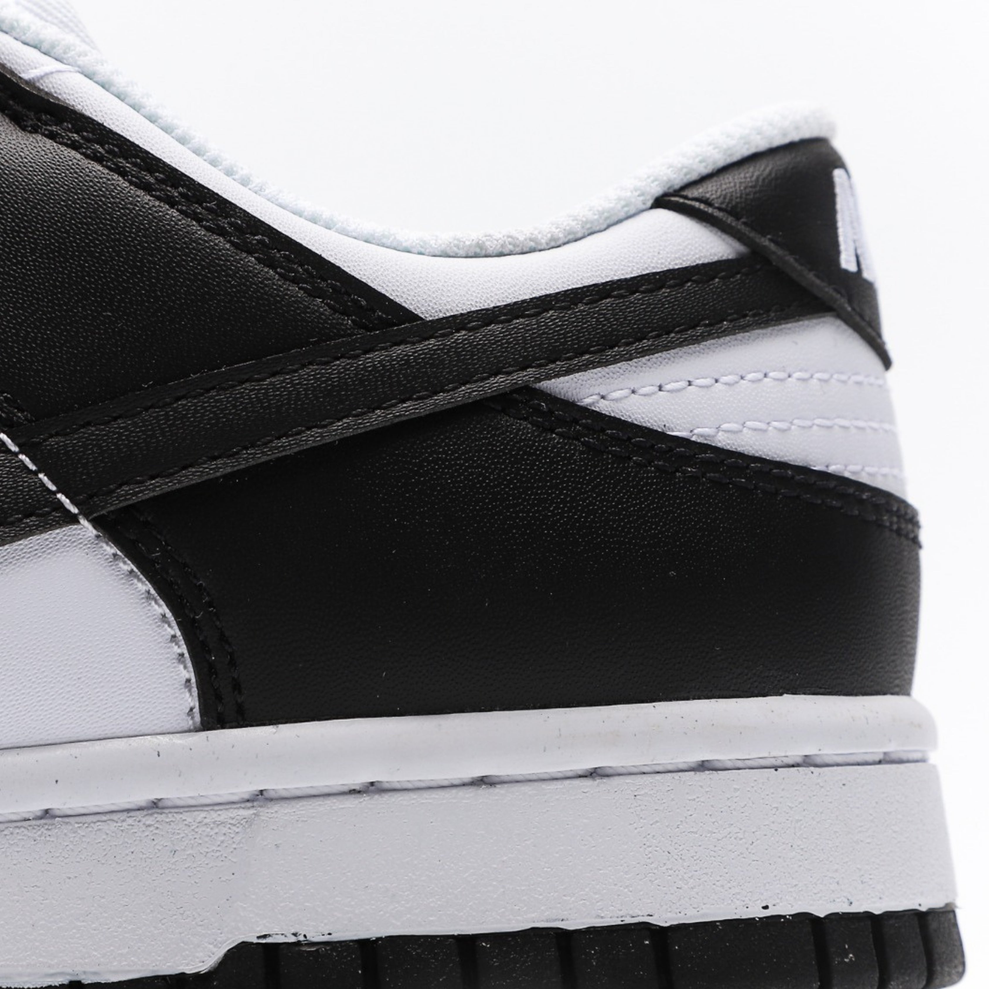 Nike Dunk Low Next Nature White Black