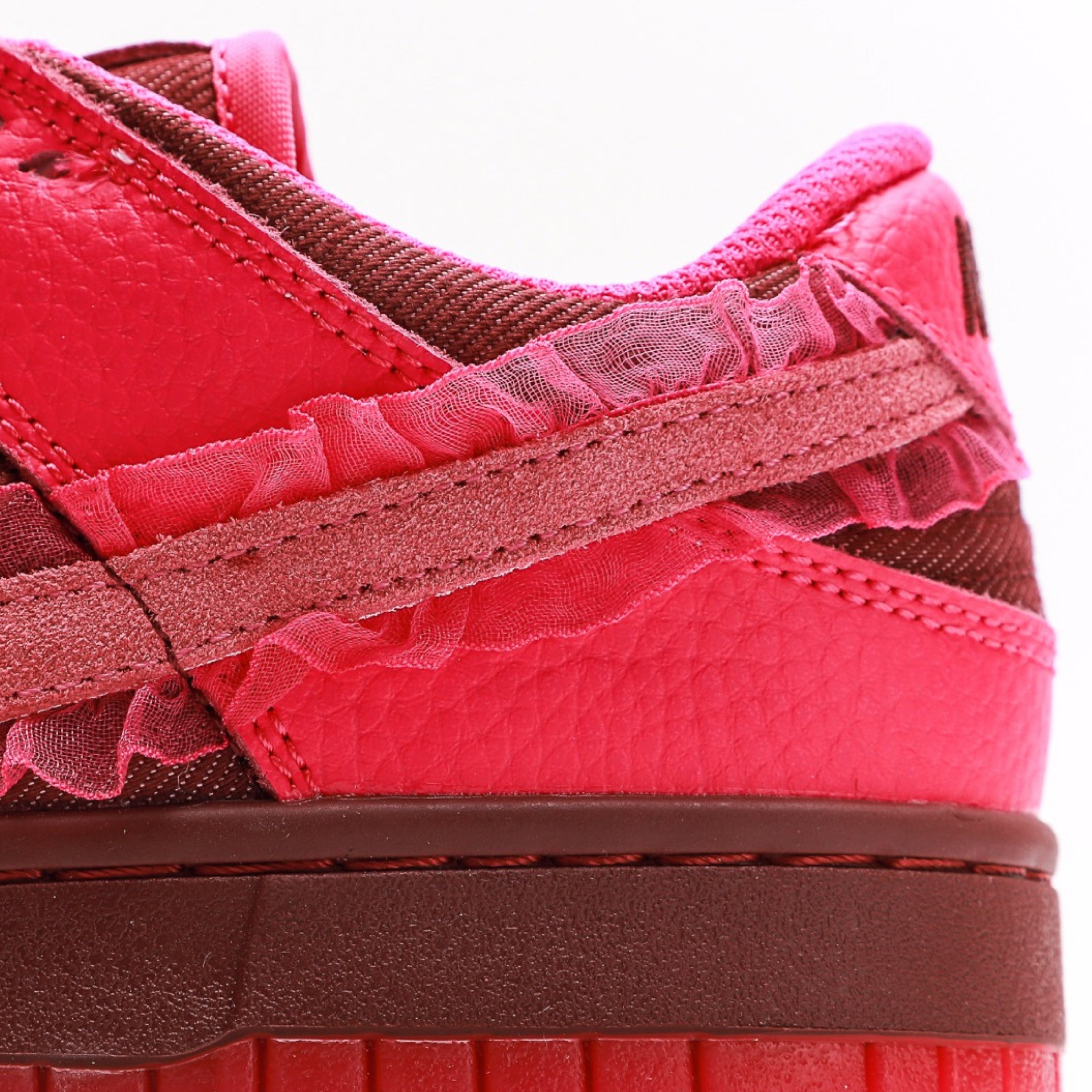 Nike Dunk Low Valentines Day
