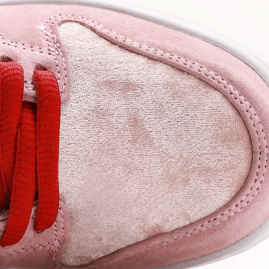 Nike SB Dunk Low StrangeLove Skateboards